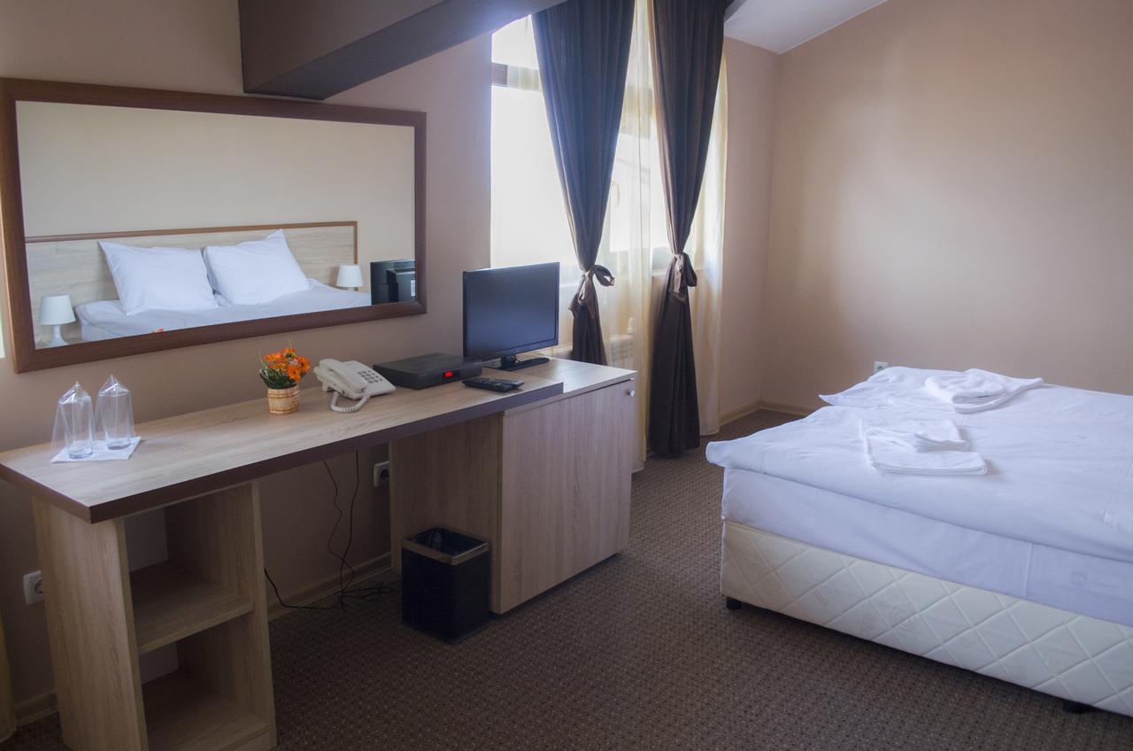 Maribel Spa Hotel Koprilova Ngoại thất bức ảnh